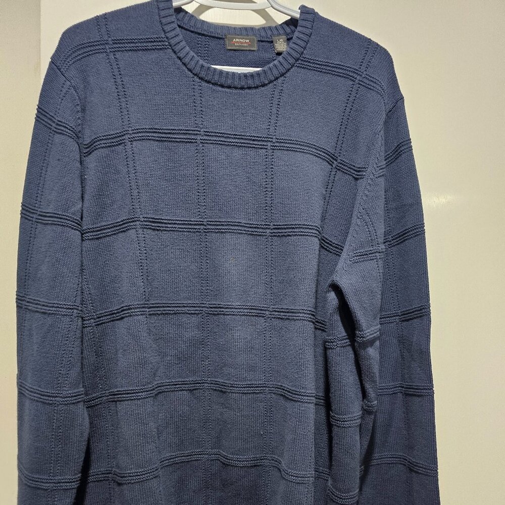 Made by Arrow EST1851 Side Large Blue Long Sleeve Sweater with Square pattern